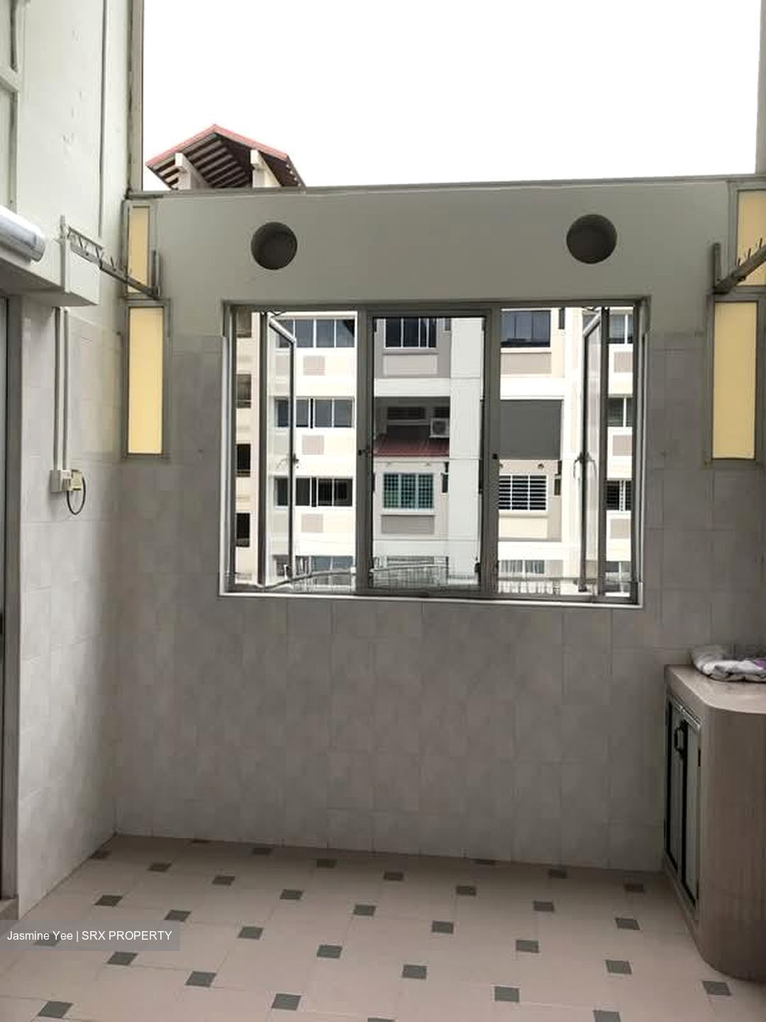 Blk 526 Serangoon North Avenue 4 (Serangoon), HDB Executive #593658251